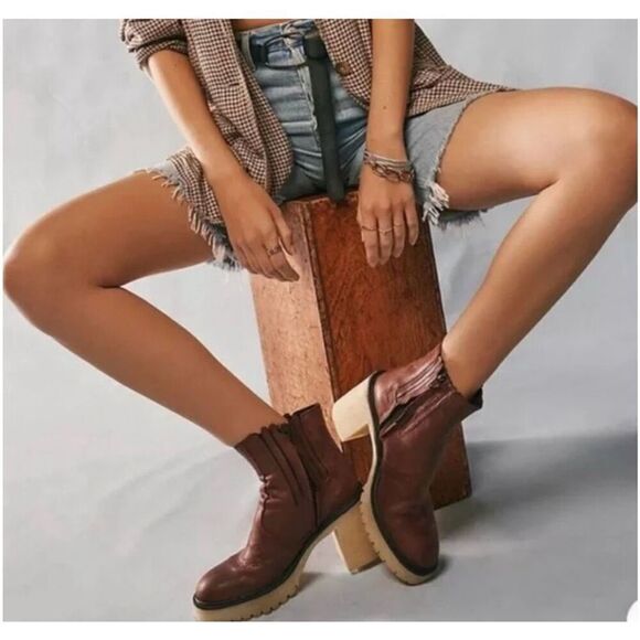 Free People James Chelsea Lug Sole Boot in Cherry Chocolate Sz 10 NWOT - Picture 1 of 12